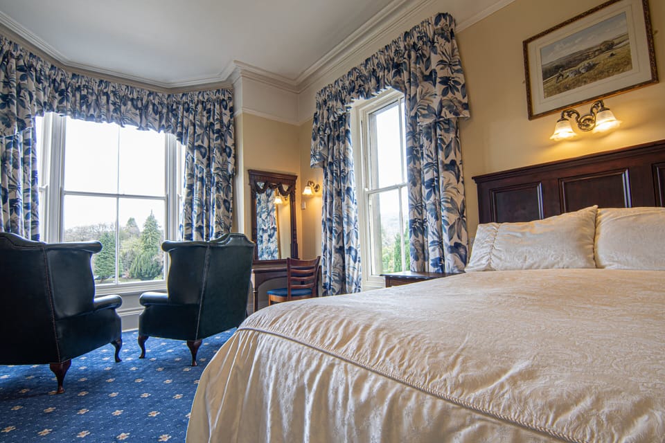 Double Room, 1 Double Bed, Lake View (19 steps to First Floor, Room 4) | Free WiFi, bed sheets