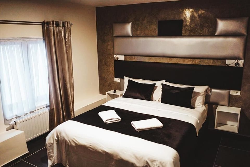 Standard Double Room | Blackout drapes, soundproofing, iron/ironing board, free WiFi