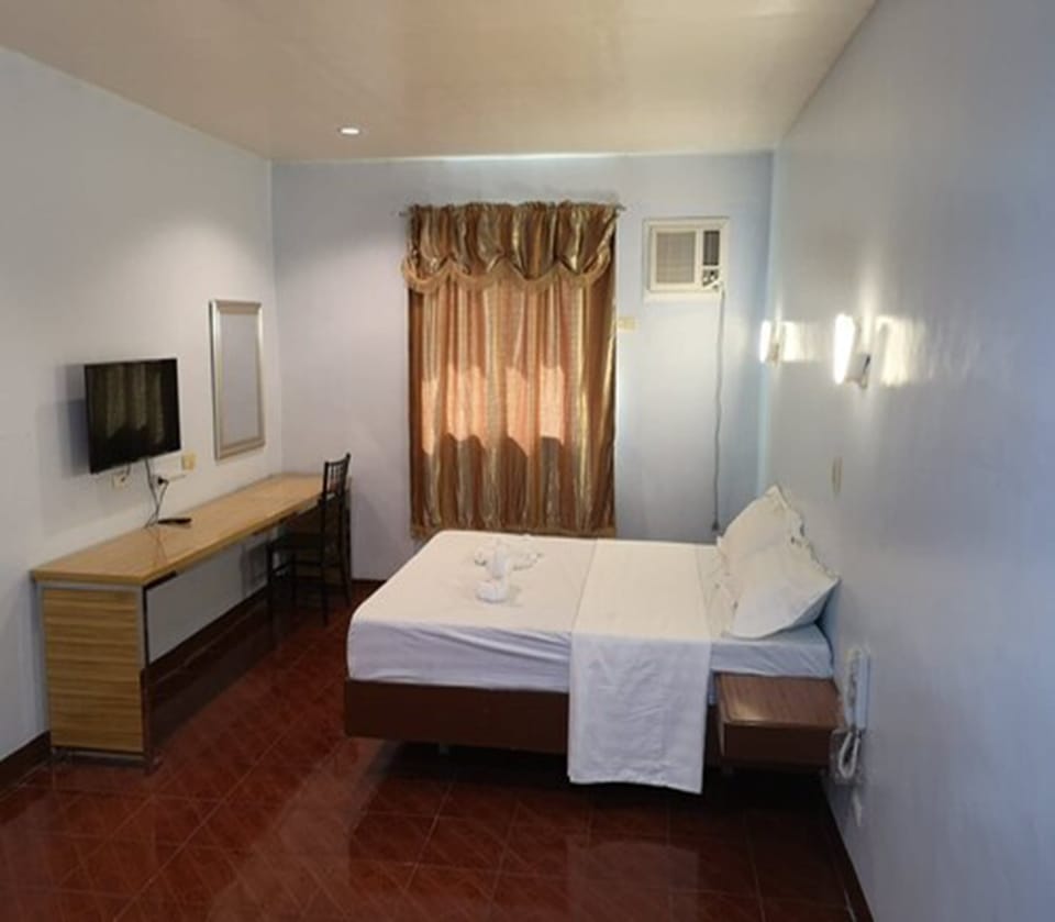 Deluxe Room | Desk, free WiFi, bed sheets