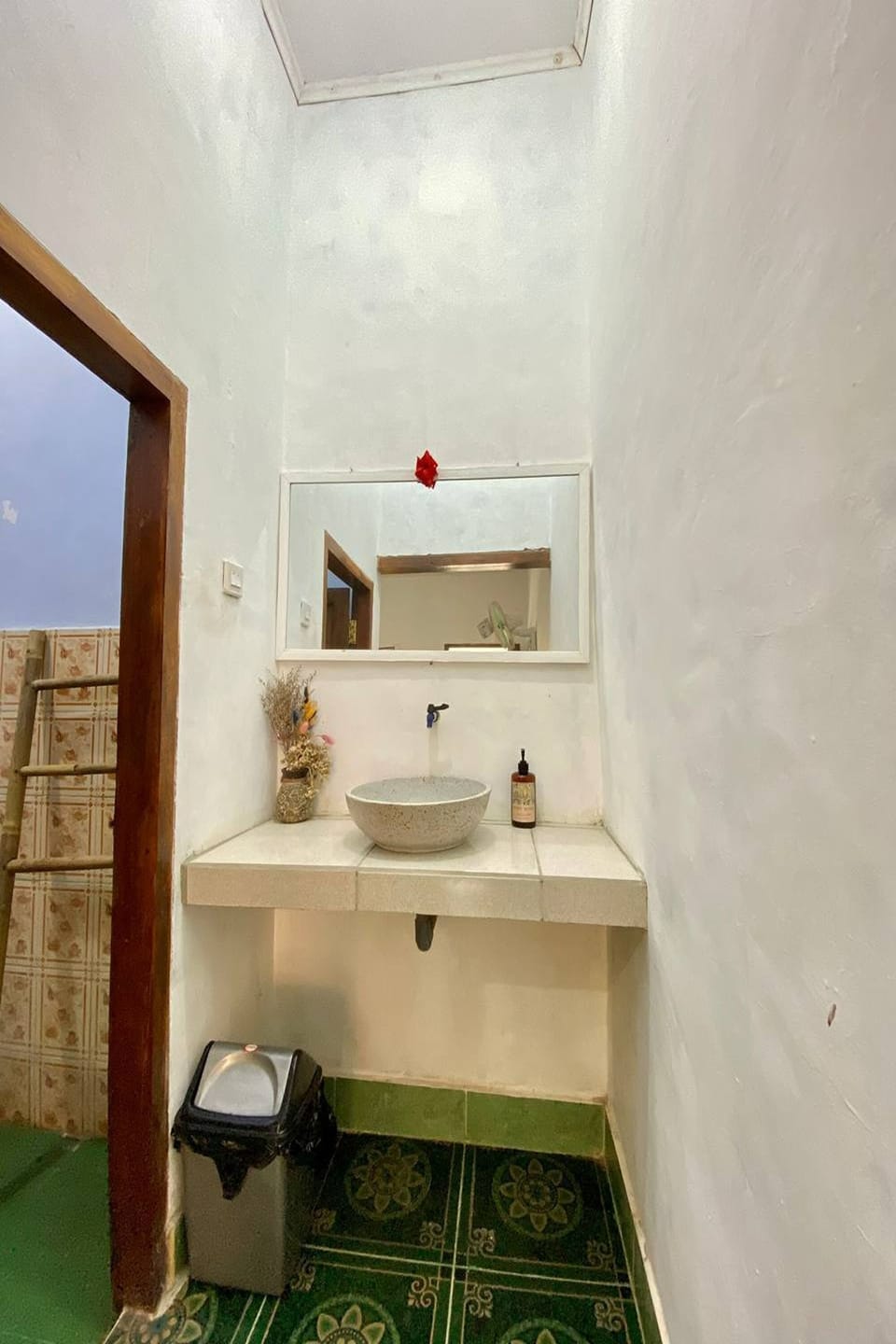 Standard Double Room with Fan | Bathroom | Shower, free toiletries, towels