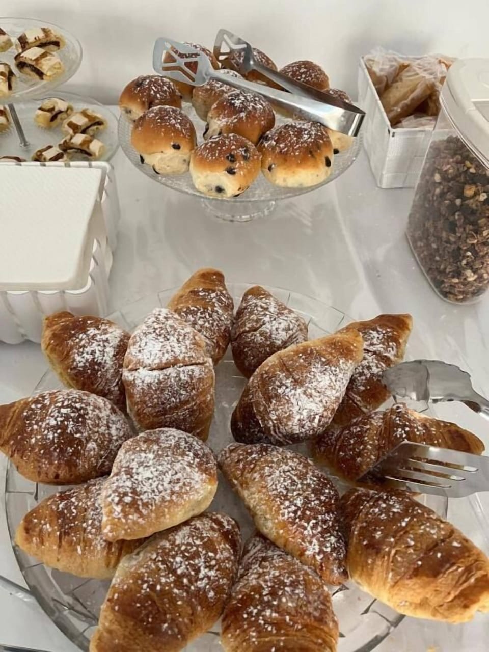 Daily buffet breakfast for a fee