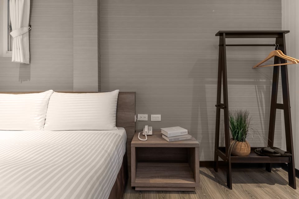 Standard Double Room, 1 Double Bed, Non Smoking | Desk, free WiFi, bed sheets