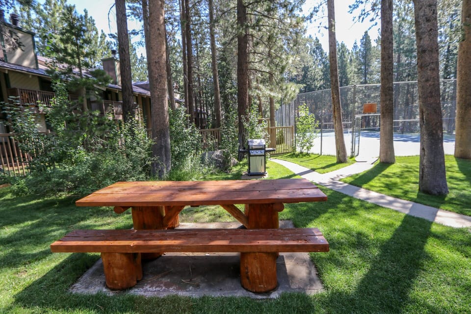 Condo, 1 Bedroom | Property grounds