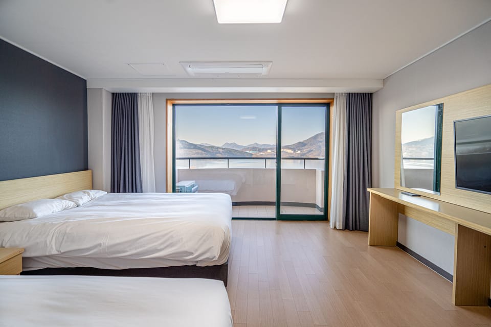 Superior Twin Room, Lake View (Lake Hotel) | Free WiFi, bed sheets