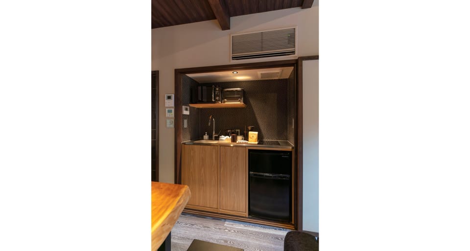 Private Vacation Home | Private kitchen | Full-size fridge, microwave, stovetop, coffee/tea maker