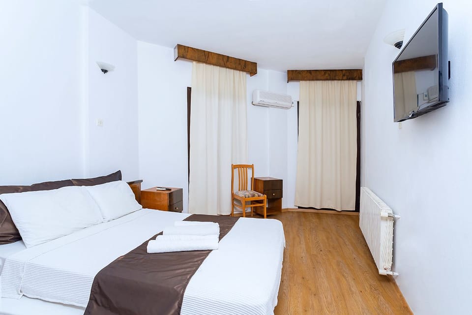 Standard Double Room | Soundproofing, bed sheets