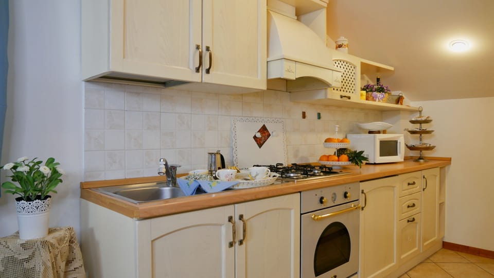 Comfort Apartment, Garden View | Private kitchen