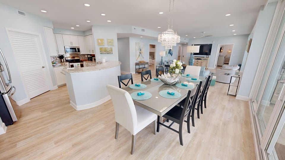 Condo, 3 Bedrooms | Dining