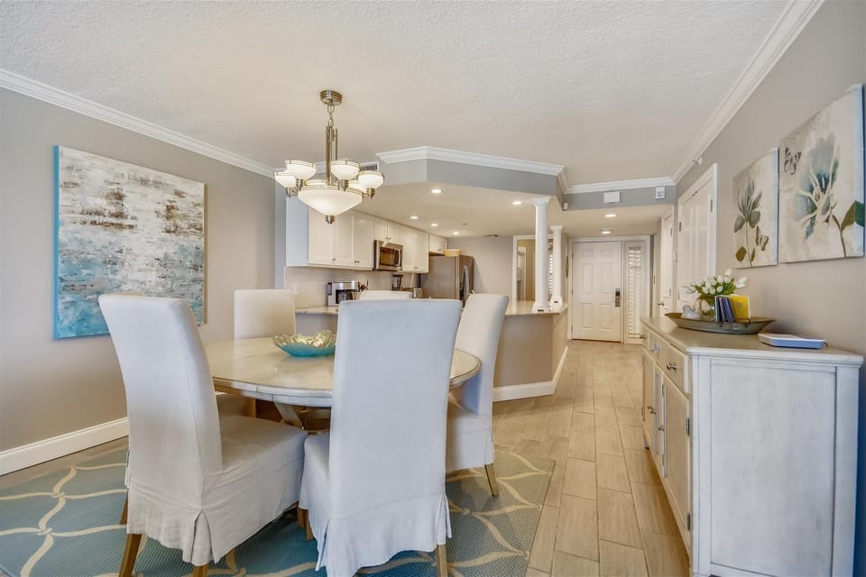 Condo, 2 Bedrooms | Dining