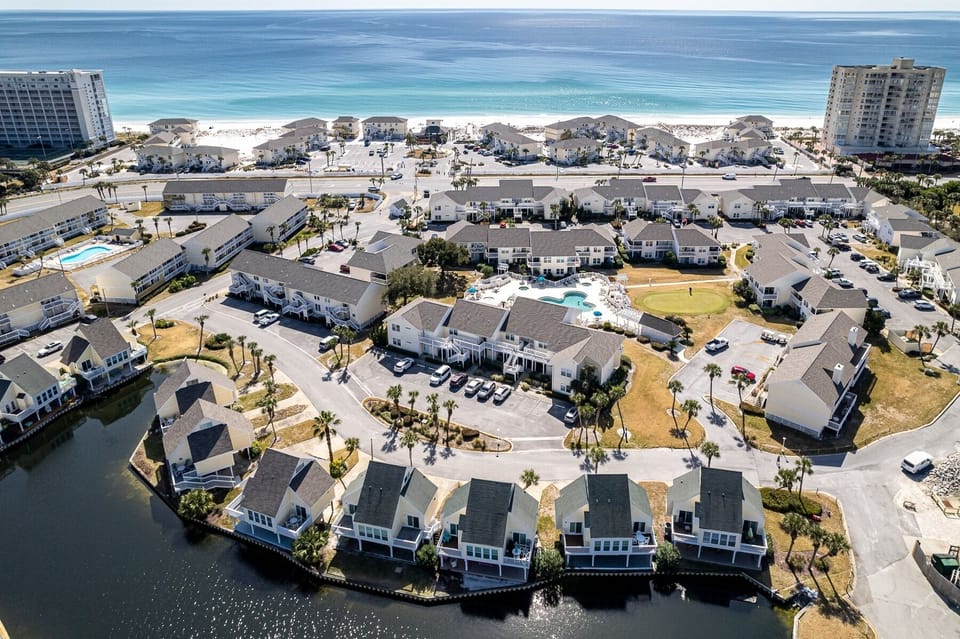 Condo, 2 Bedrooms | Exterior