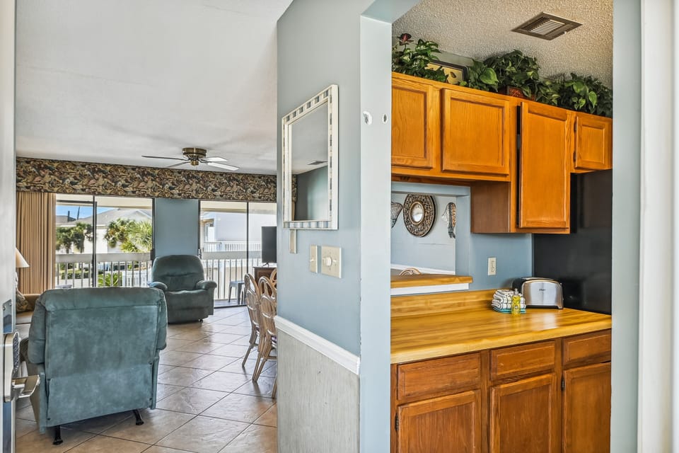 Condo, 2 Bedrooms | Interior