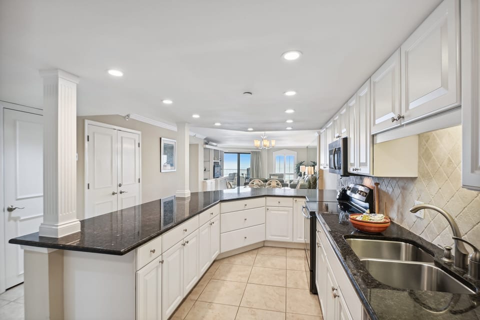 Condo, 2 Bedrooms | Private kitchen | Fridge, microwave, oven, dishwasher