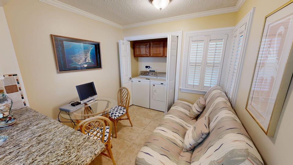 Condo, 2 Bedrooms | Living area | 30-inch TV with cable channels