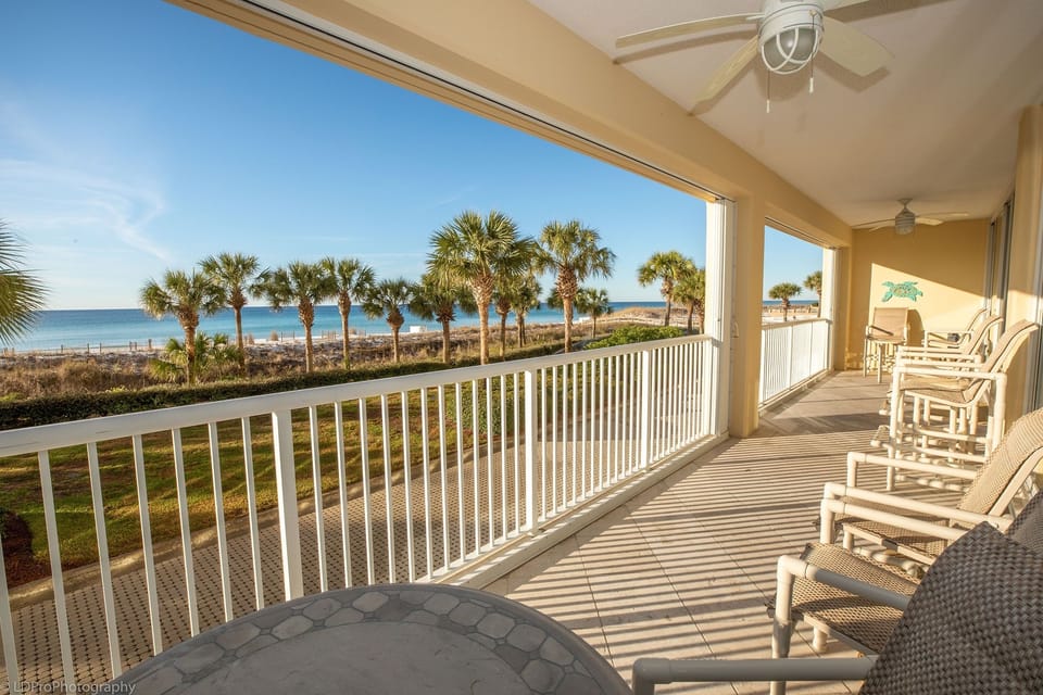Condo, 3 Bedrooms | Property grounds