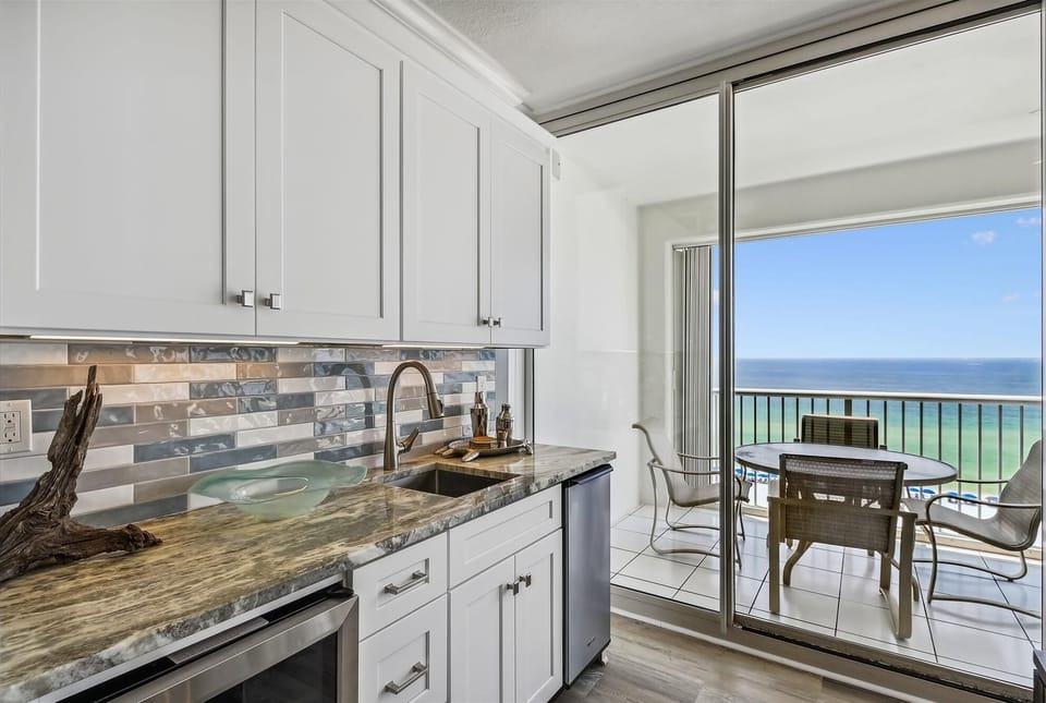 Condo, 3 Bedrooms | Private kitchen | Coffee/tea maker, fridge, microwave, oven