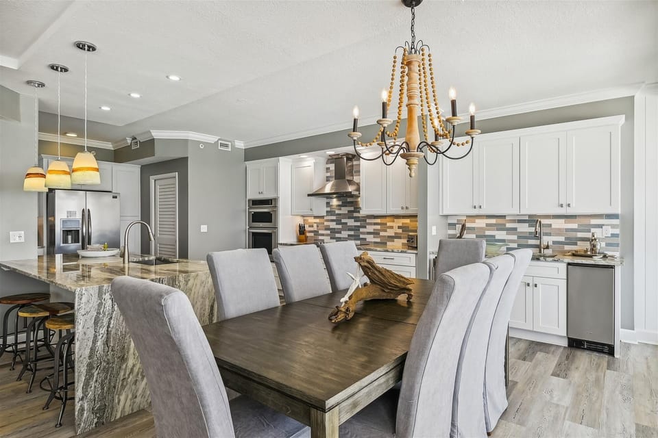 Condo, 3 Bedrooms | Private kitchen | Coffee/tea maker, fridge, microwave, oven