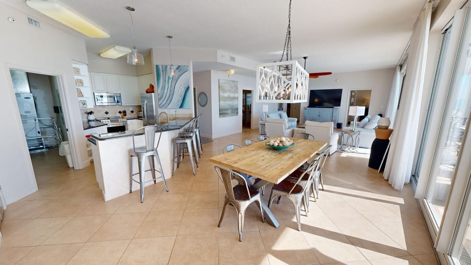 Condo, 3 Bedrooms | Dining