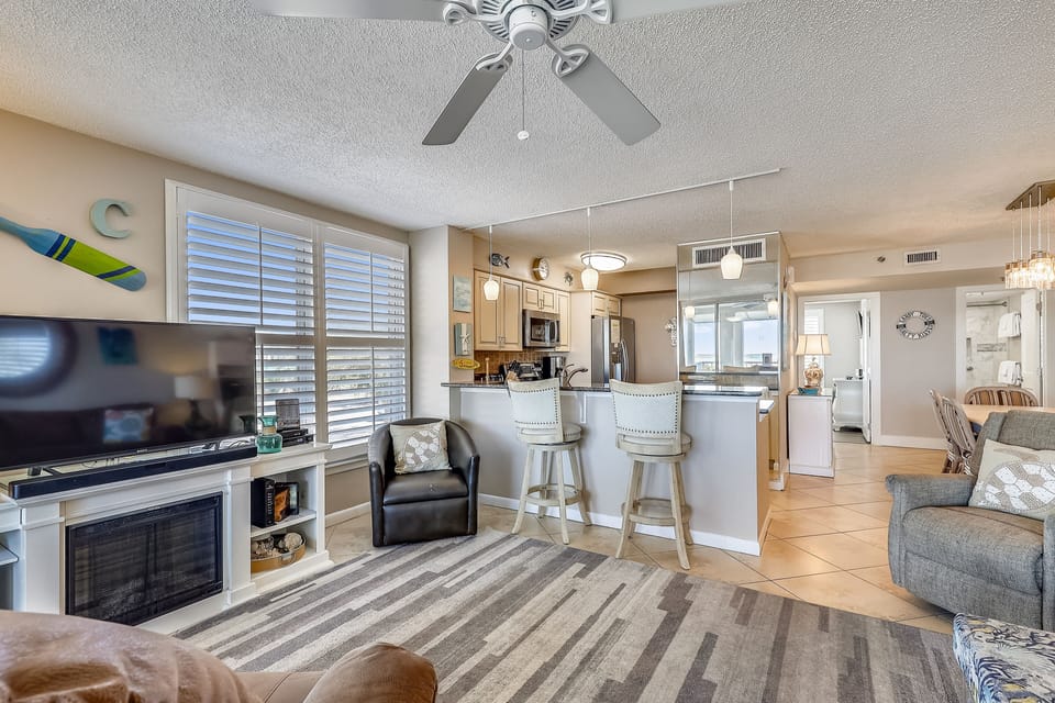 Condo, 2 Bedrooms | Interior