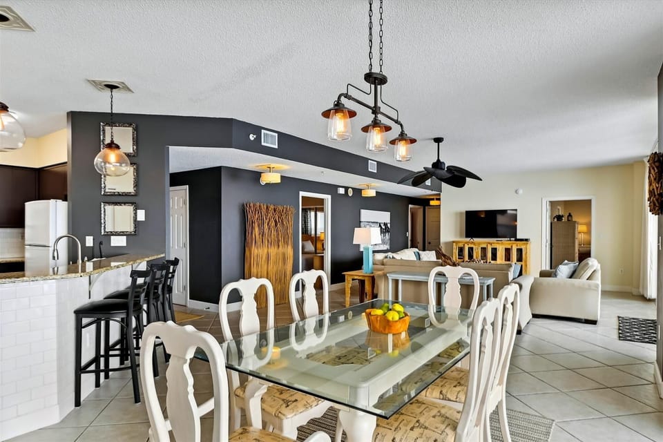 Condo, 3 Bedrooms | Dining
