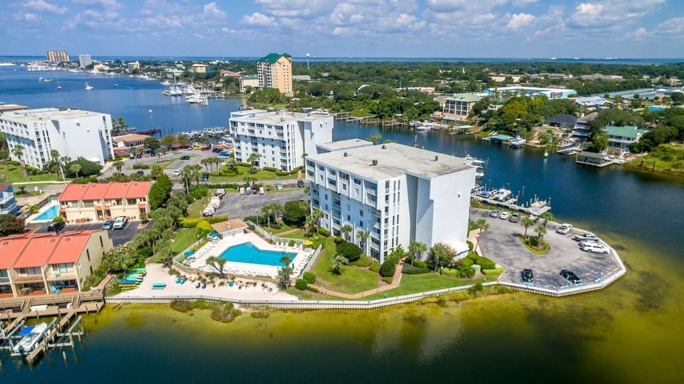 Condo, 2 Bedrooms | Exterior