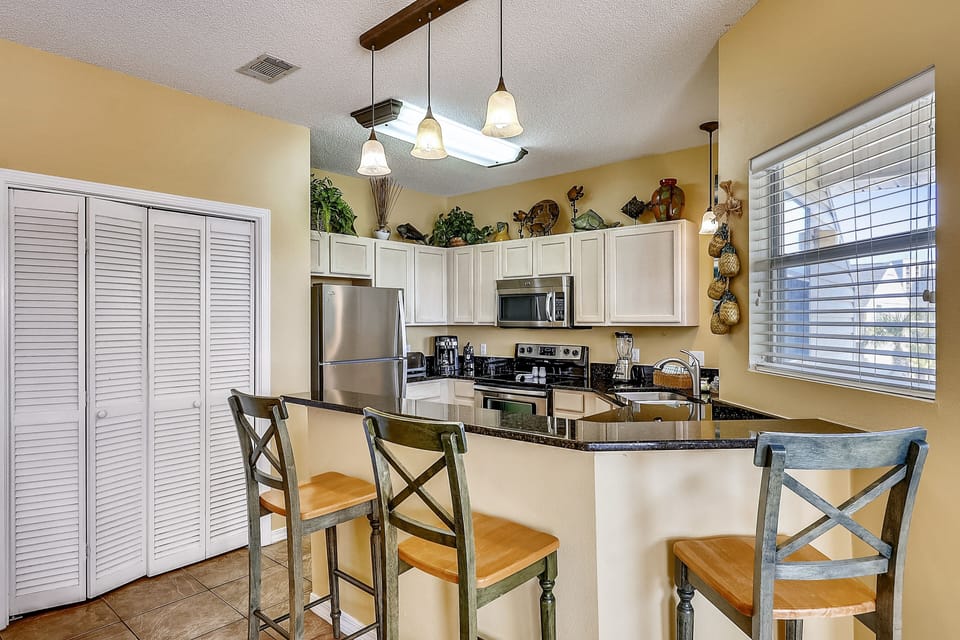 Condo, 2 Bedrooms | Private kitchen | Fridge, microwave, oven, dishwasher