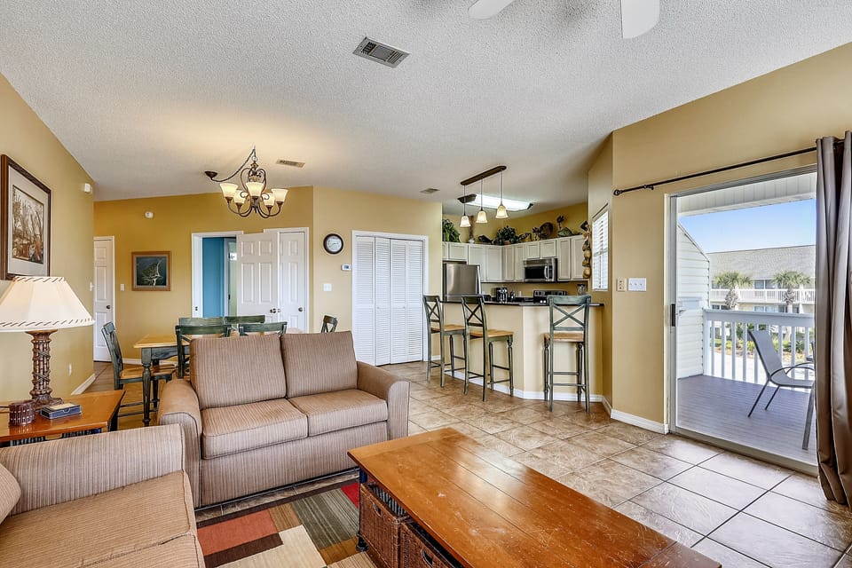 Condo, 2 Bedrooms | Living room | TV