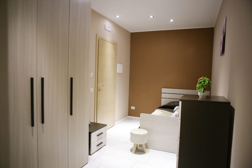 Singola Basic (senza finestra) | In-room safe, WiFi (free), bed sheets