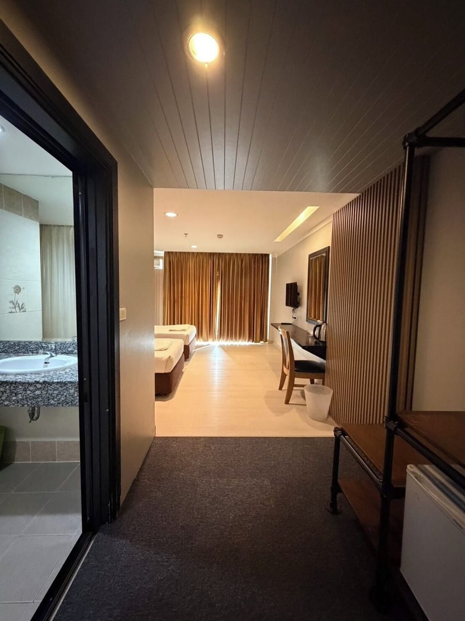 Deluxe Twin Room | Hypo-allergenic bedding available, rollaway beds (surcharge)