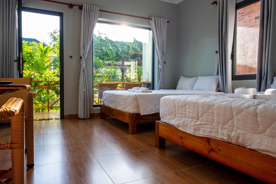 Family Bungalow | Minibar, desk, blackout drapes, soundproofing