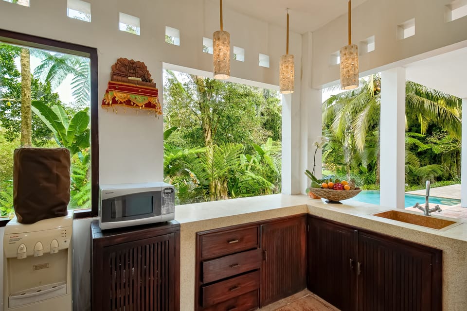 Villa 7 Bedrooms Private Pool, Valley View | Shared kitchen | Full-size fridge, microwave, stovetop, cookware/dishes/utensils