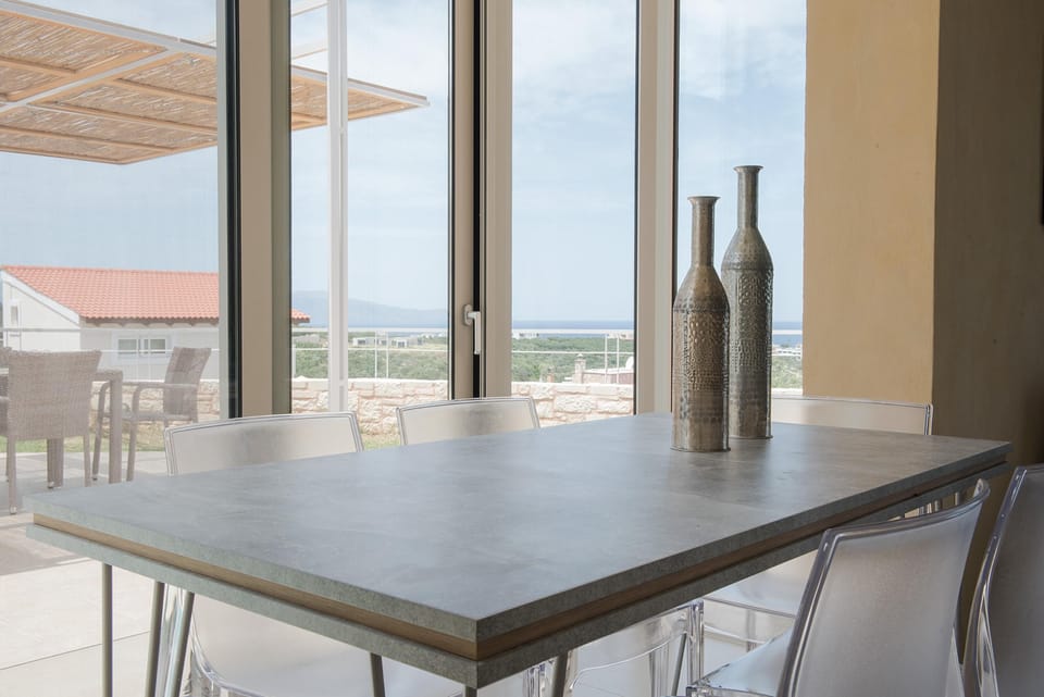 Villa | Dining room