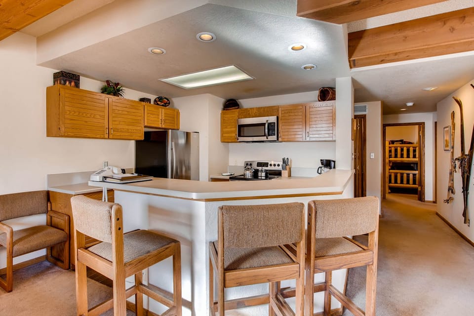 Condo, 2 Bedrooms | Private kitchen | Coffee/tea maker, oven