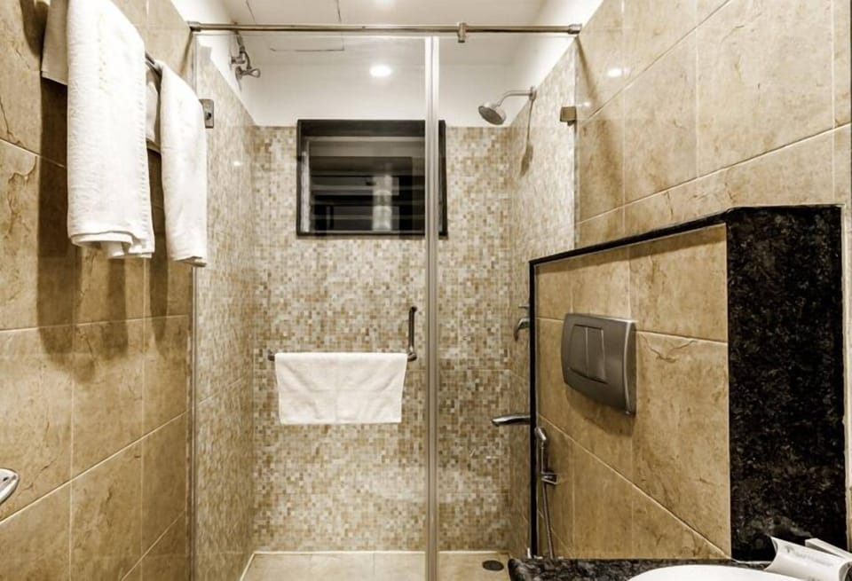 Saaral Residency Hotel in Chennai