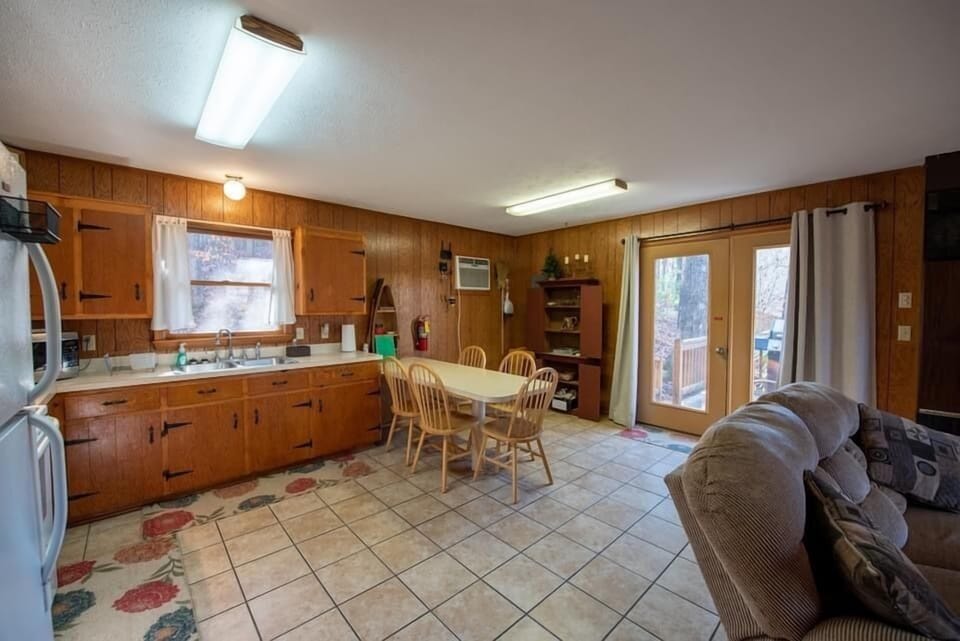 Deluxe Cabin, Private Bathroom (Mountainwood (two BR)) | Interior