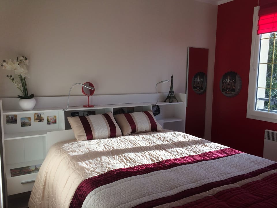 Double Room, Non Smoking, Garden View (Paris) | Individually decorated, individually furnished, blackout drapes