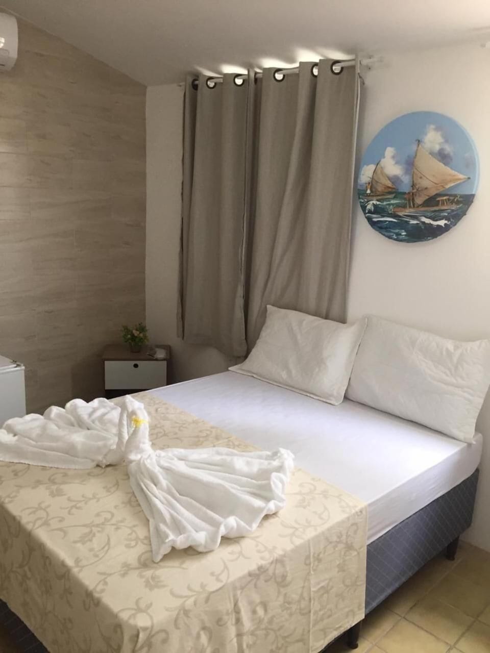 Hypo-allergenic bedding, minibar, blackout drapes, iron/ironing board