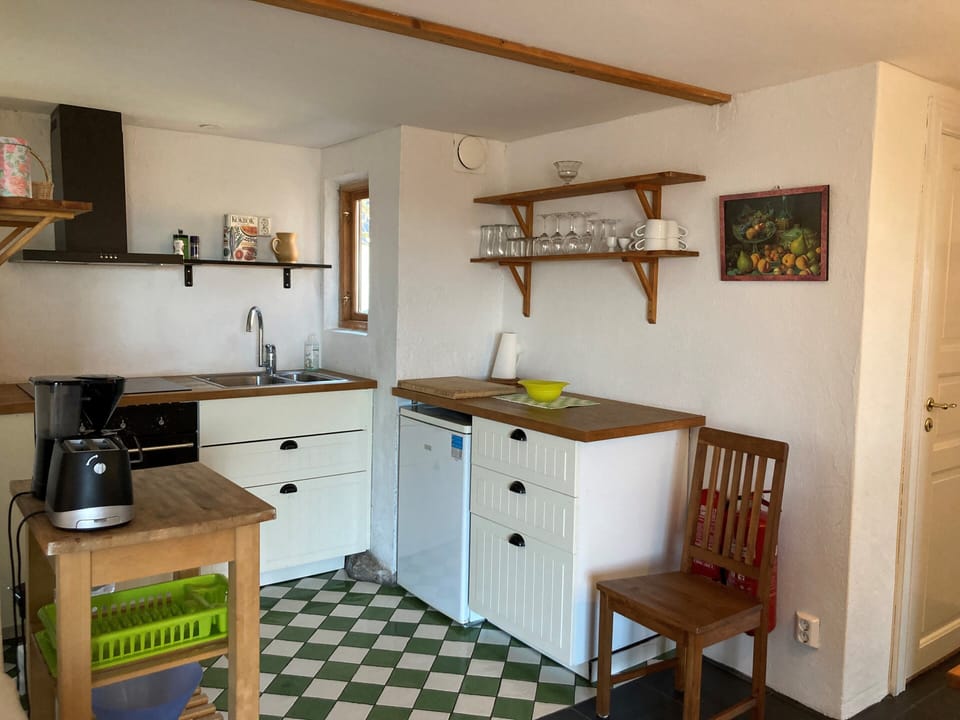 Apartment, 2 Bedrooms | Private kitchen