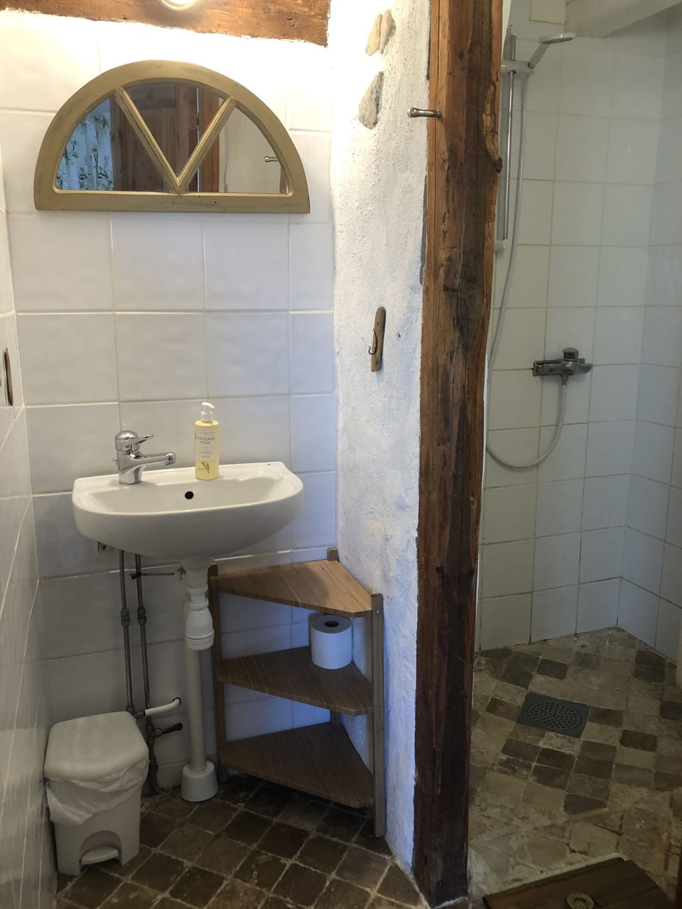 Standard Double Room | Bathroom | Towels