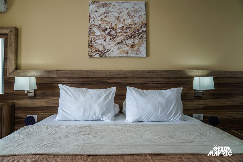Premium bedding, individually decorated, individually furnished, desk