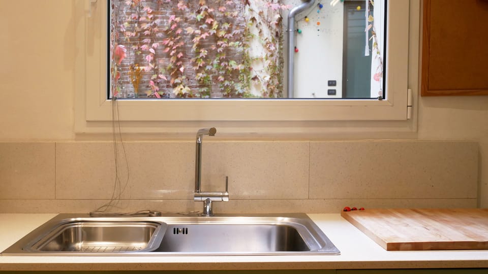 Apartment, 1 Bedroom | Private kitchen | Full-size fridge, microwave, oven, stovetop