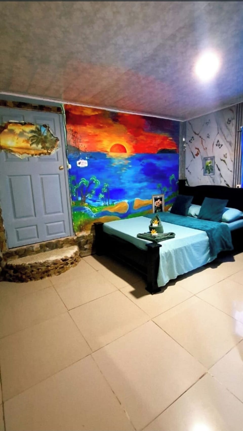 Standard Room, Multiple Beds, Smoking, Garden View | Laptop workspace, WiFi (free), bed sheets