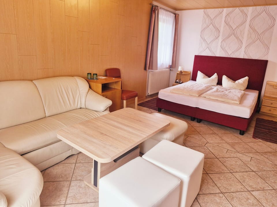 Family Room | WiFi (free), bed sheets