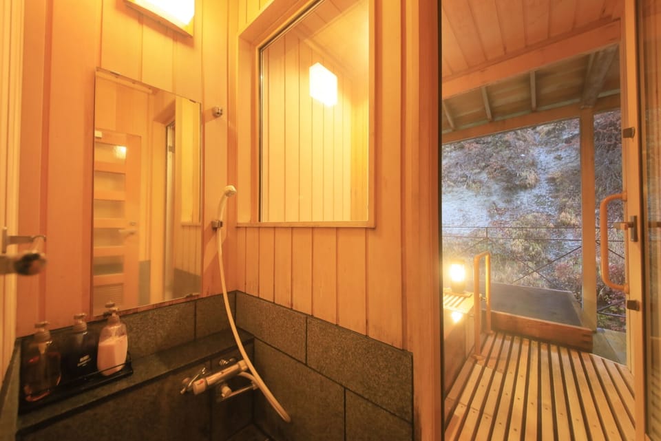 Special Room | In-room safe, free WiFi, bed sheets