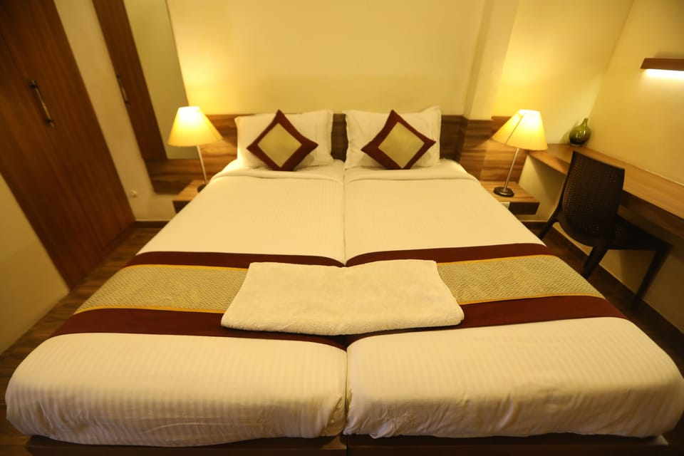 In-room safe, desk, free WiFi