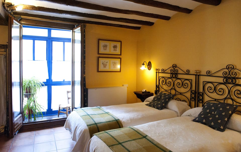 Triple Room | Individually decorated, individually furnished, desk, free WiFi