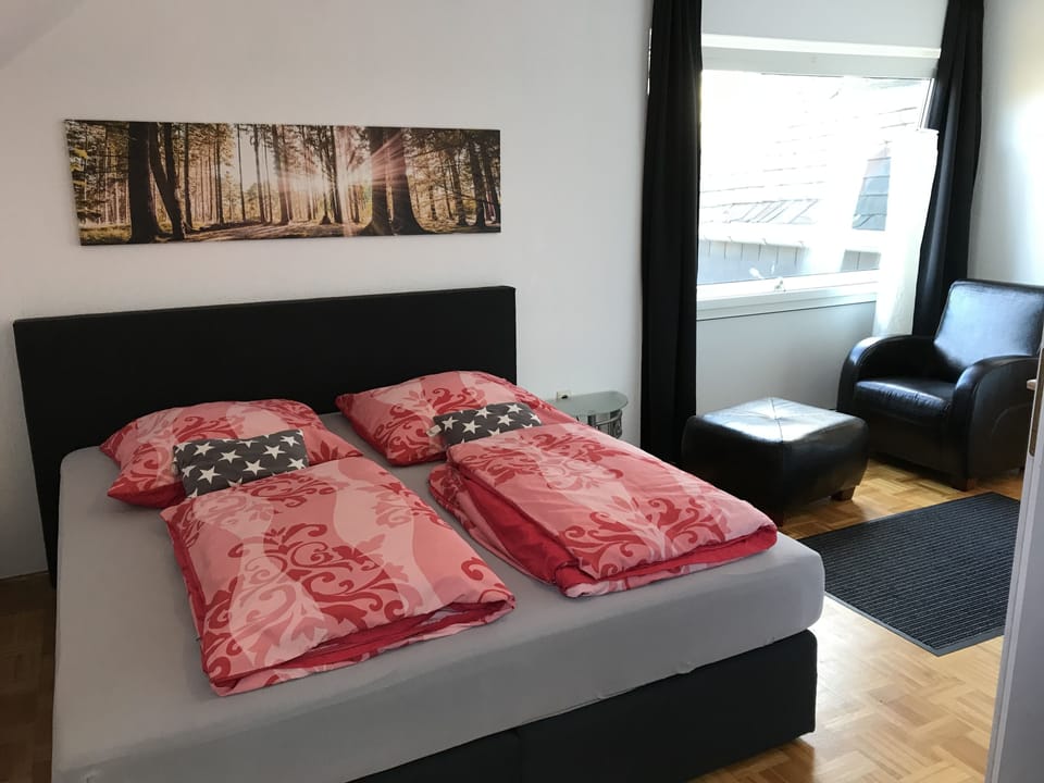 Apartment | 2 bedrooms, iron/ironing board, free WiFi, bed sheets