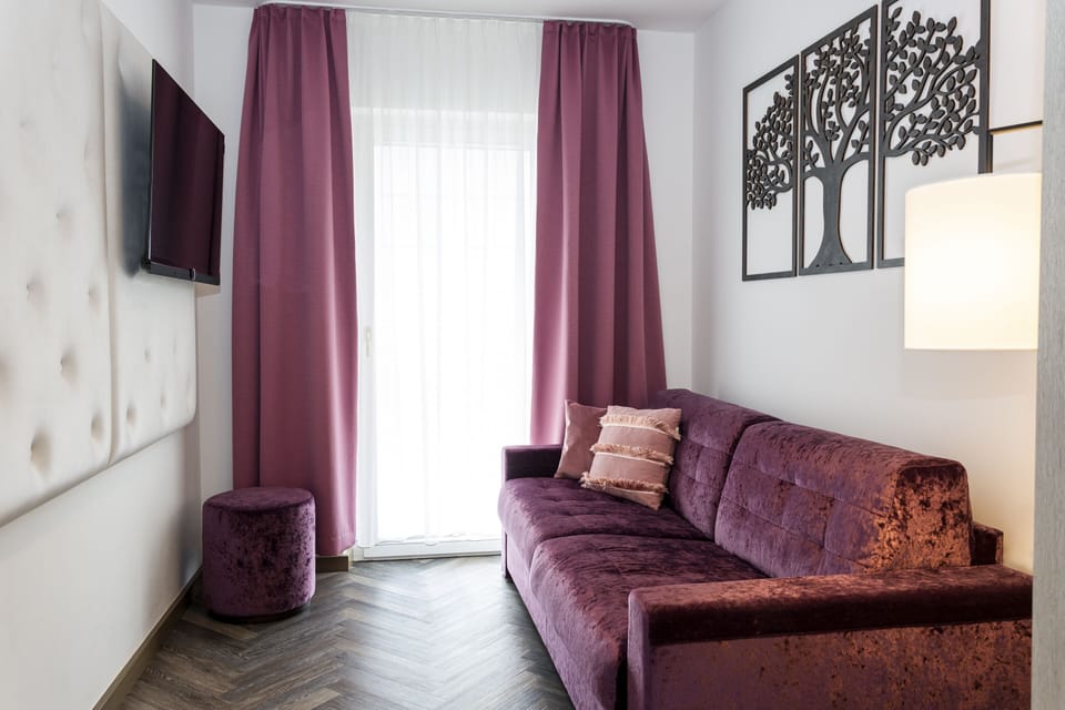 Deluxe Studio Suite, 2 Bedrooms, Balcony, Valley View (5) | Minibar, in-room safe, desk, laptop workspace