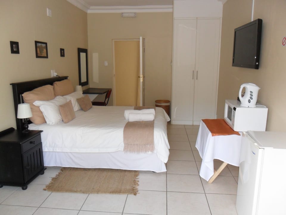 Luxury Room, 1 Queen Bed, Non Smoking | View from room