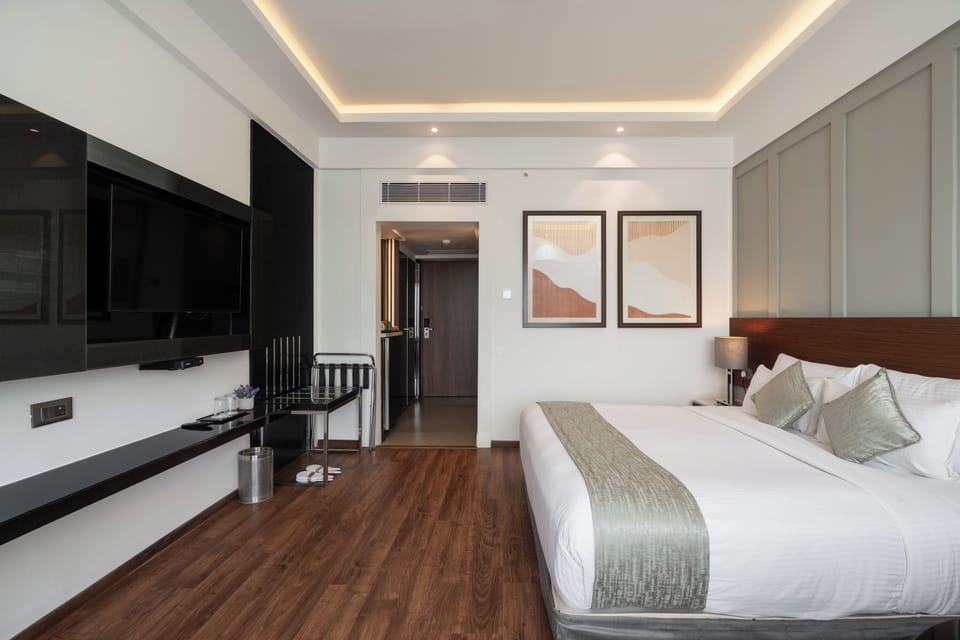 Egyptian cotton sheets, premium bedding, pillowtop beds, minibar