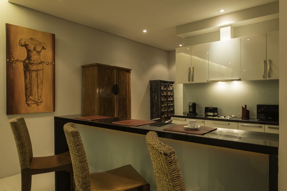 Panoramic Quadruple Room, Ocean View, Poolside | Private kitchen | Full-size fridge, microwave, oven, stovetop